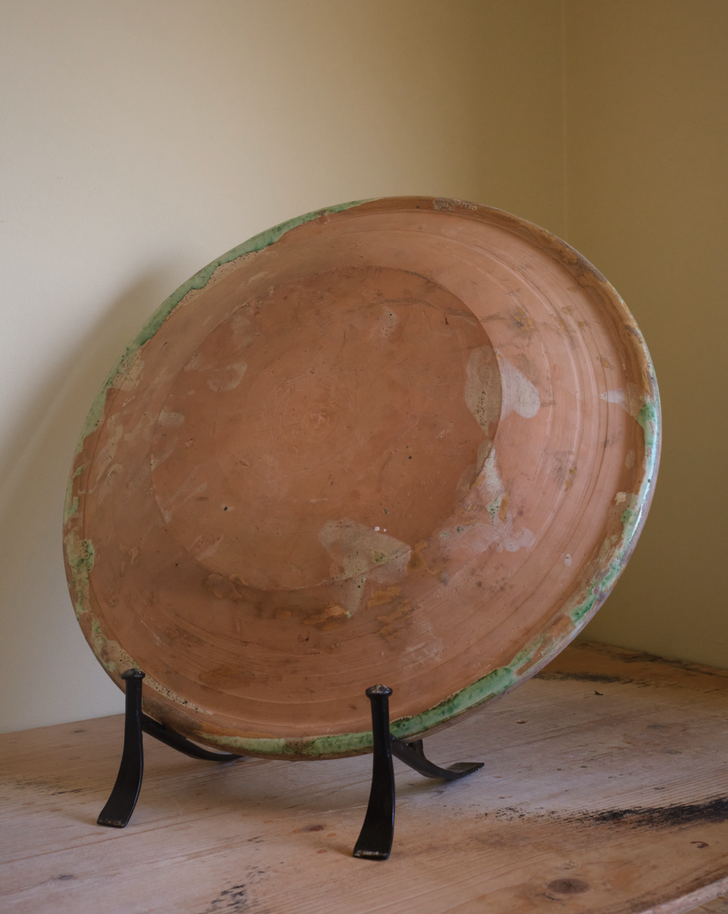 A Decorative plate scribed 19-39