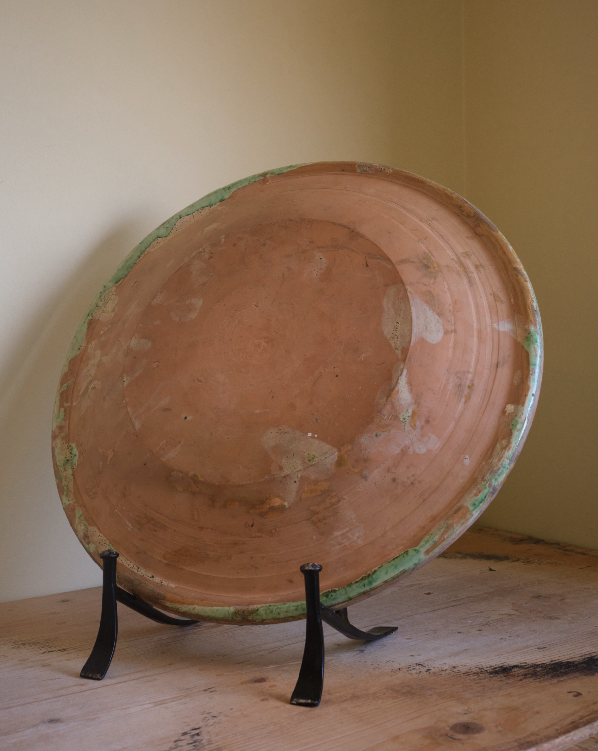 A Decorative plate scribed 19-39